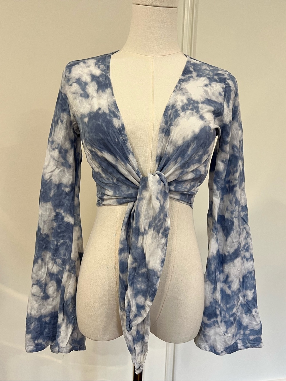Blue Tie Dye Tie Front Crop Top Bell Sleeve Wrap Boho Festival Sz XS
